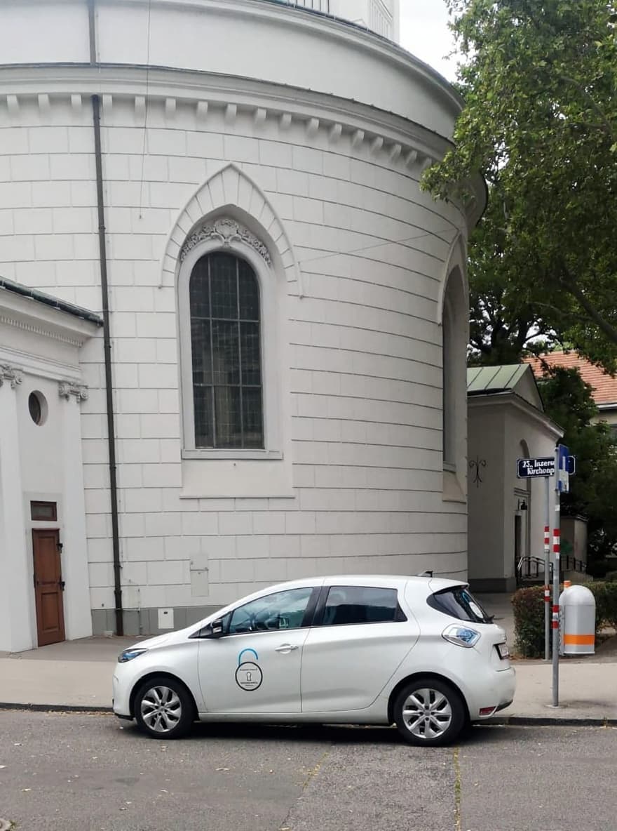 E-Fahrzeug von Türex geparkt während einem Einsatz